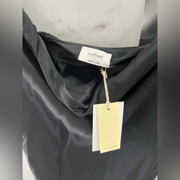 Wilfred
Only Ruched Slip Dress in Small and the colour Black - Picture 6 of 13